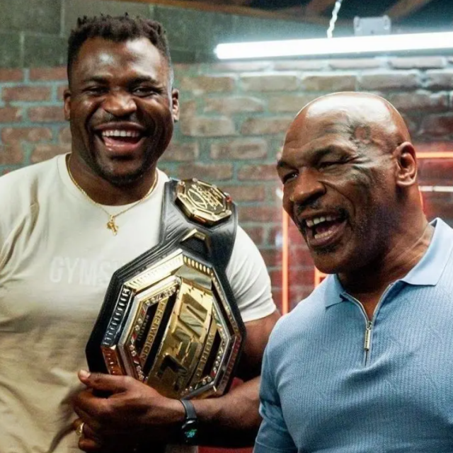 Francis Ngannou i Mike Tyson