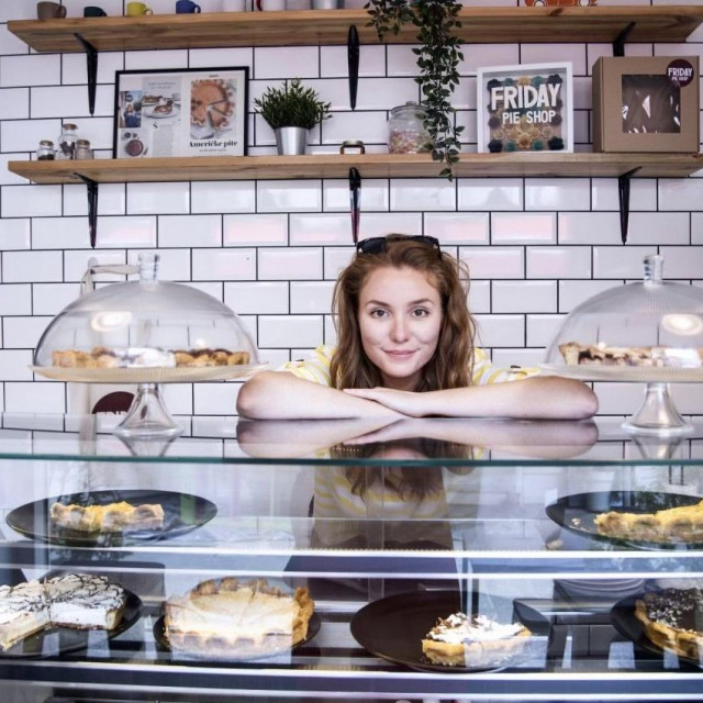 Elvira Petak Friday pie shop