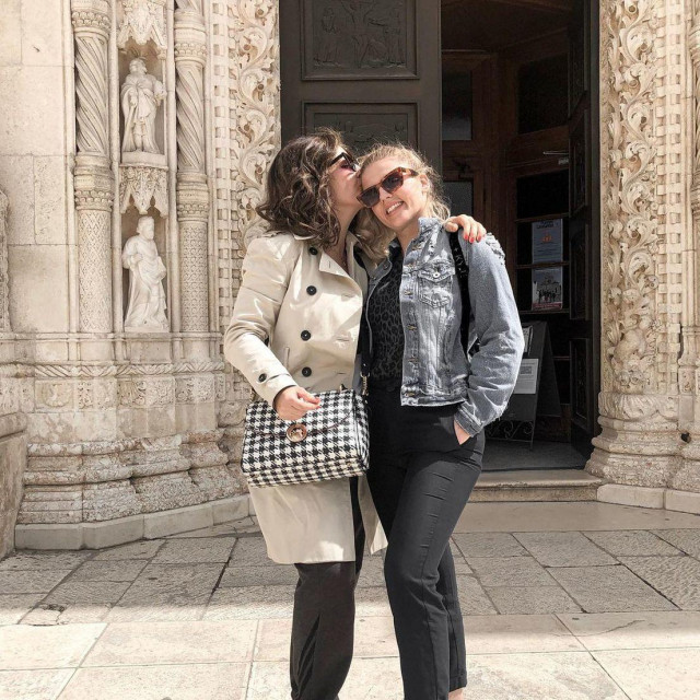 Jozefina i Eni Jurišić