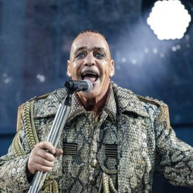 Till Lindemann tijekom koncerta u Danskoj, 2019. godine