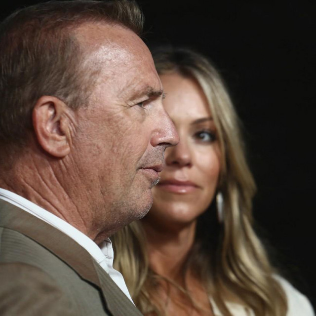 Kevin Costner i Christine Baumgartner