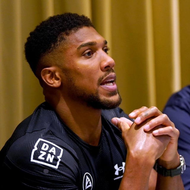 Anthony Joshua (lijevo) i Eddie Hearn (desno)