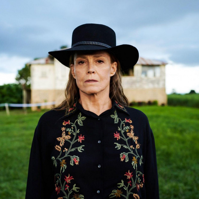 Sigourney Weaver  u seriji ”The Lost Flowers of Alice Hart ”