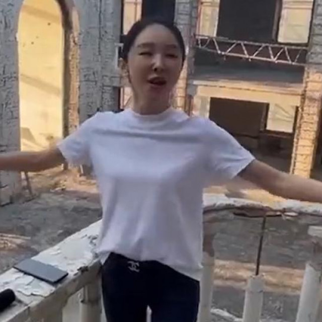 Wang Fang u kazalištu u Mariupolju