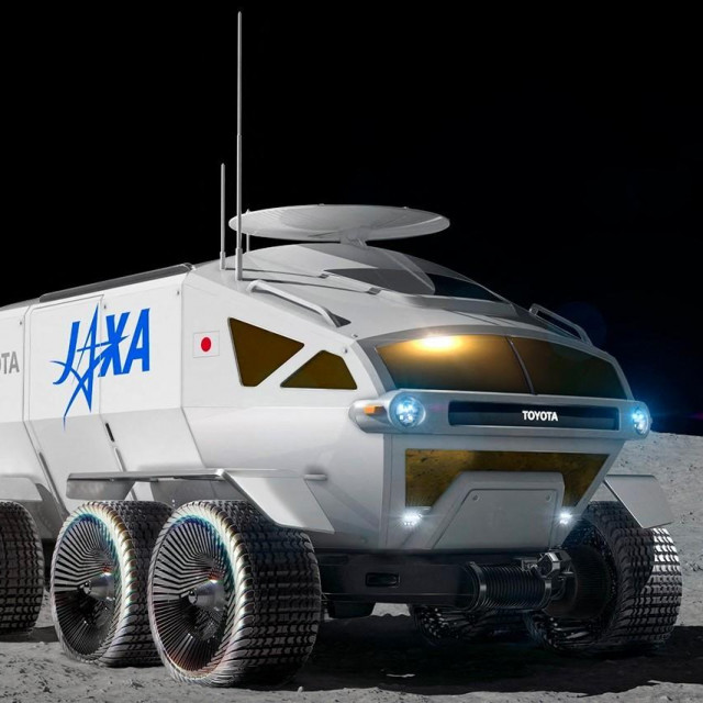 Toyotin lunarni kruzer