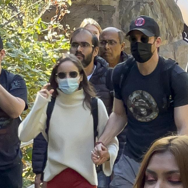 Chris Evans i Alba Baptiste snimljeni 2022. u New Yorku