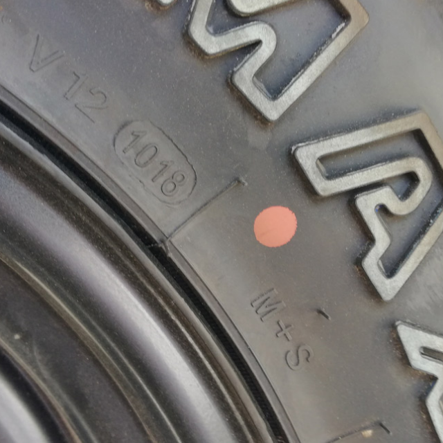 Crvene točke na gumama