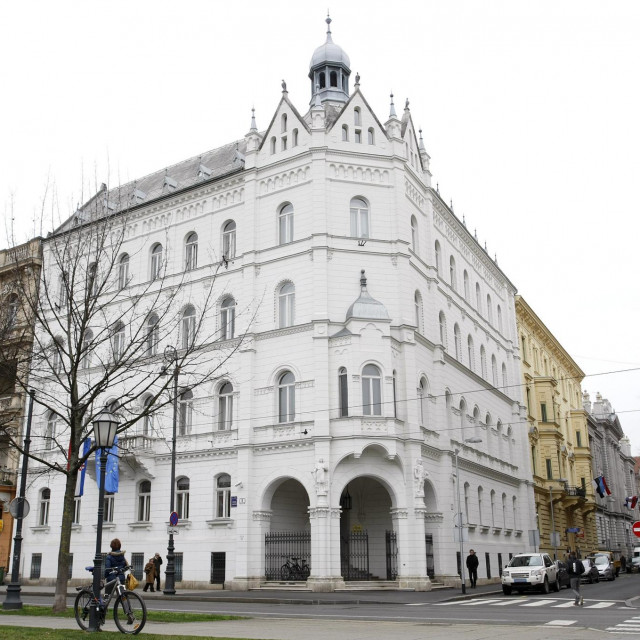 Zgrada Hrvatske banke za obnovu i razvoj.
 