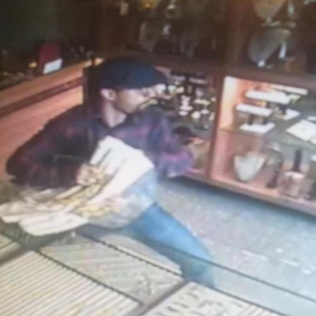 Pljačkaša je snimila nadzorna kamera