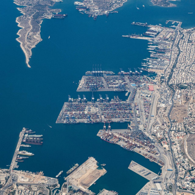 Luka Pirej u Grčkoj