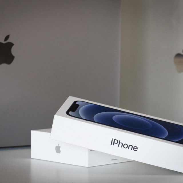 iPhone 12