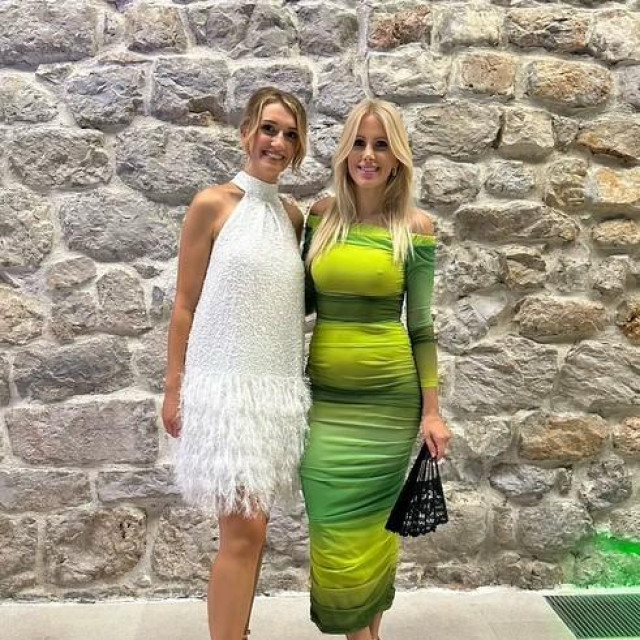 Silvia Dvornik s prijateljicom