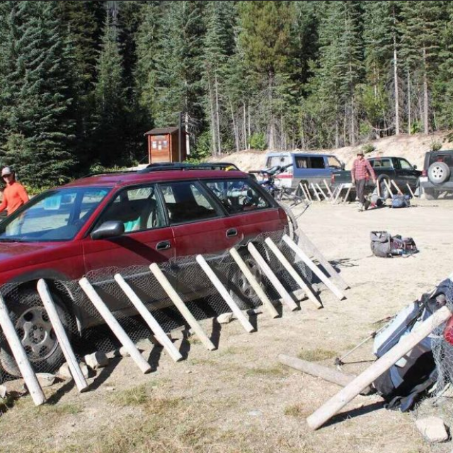 Zaštitna mreža oko automobila