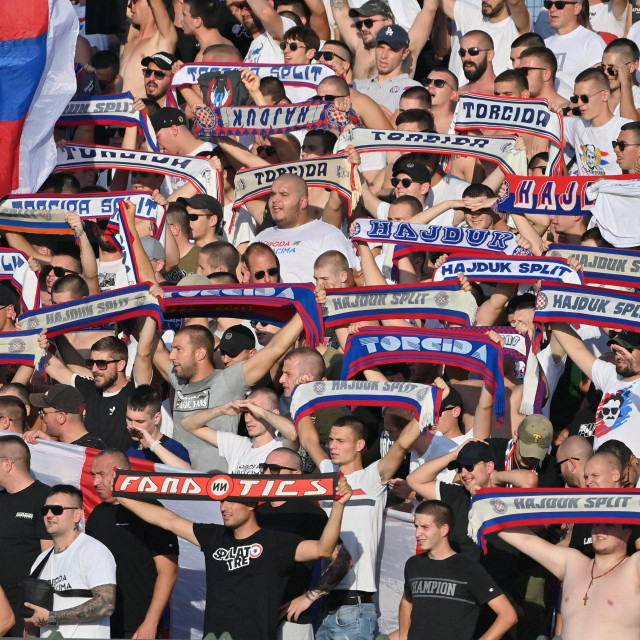 Torcida na istočnoj tribini