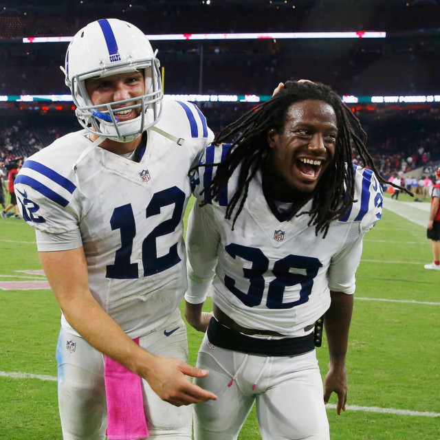 Andrew Luck #12 i Sergio Brown #38 
