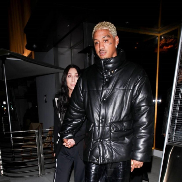 Cher i njezin dečko AE