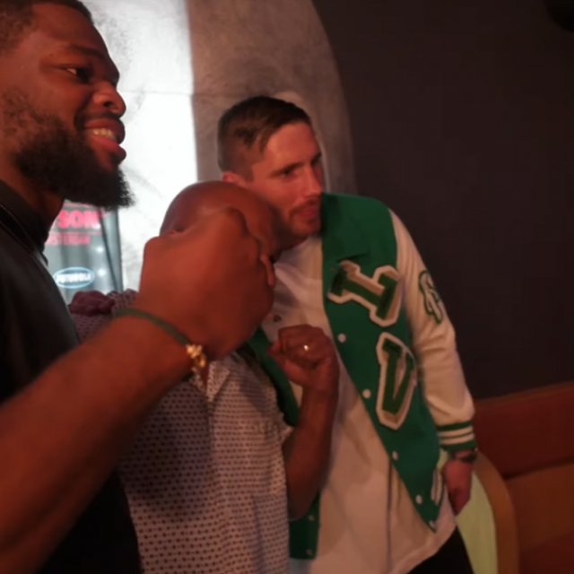Tariq Osaro (lijevo), Mike Tyson (sredina) i Rico Verhoeven (desno)