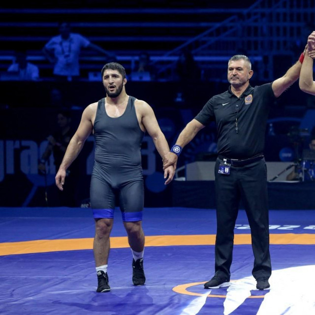Abdulrashid Sadulaev (lijevo) i Akhmed Tazhudinov (desno)
