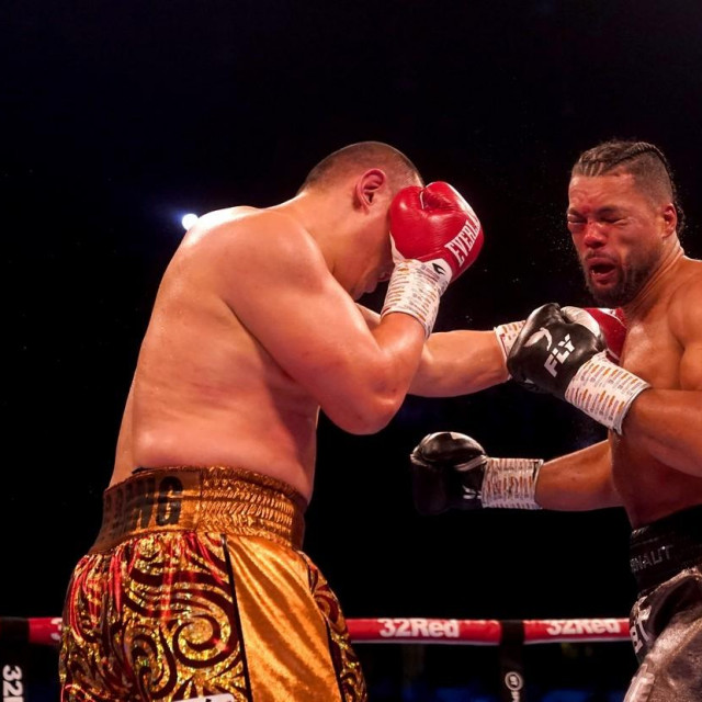 Zhilei Zhang (lijevo) i Joe Joyce (desno)