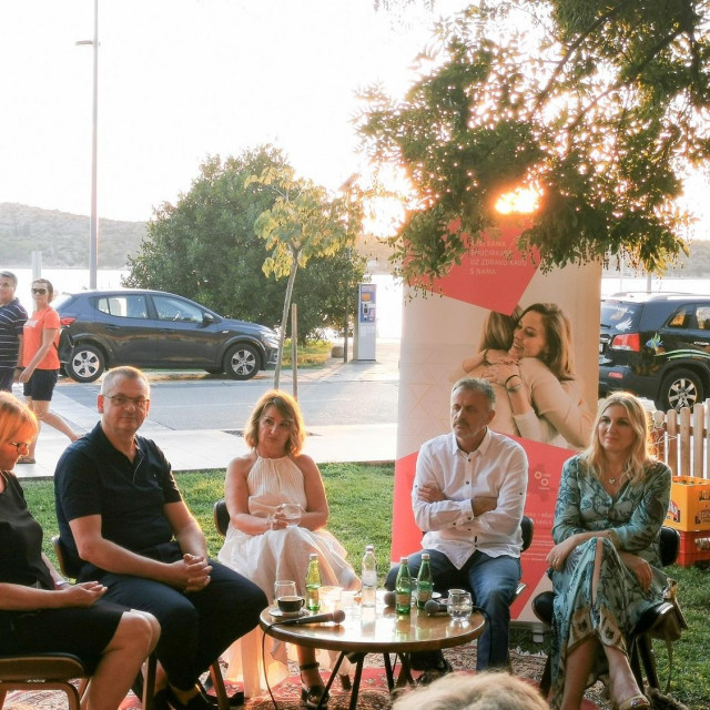 ‘Zdrava kava‘ u Šibeniku