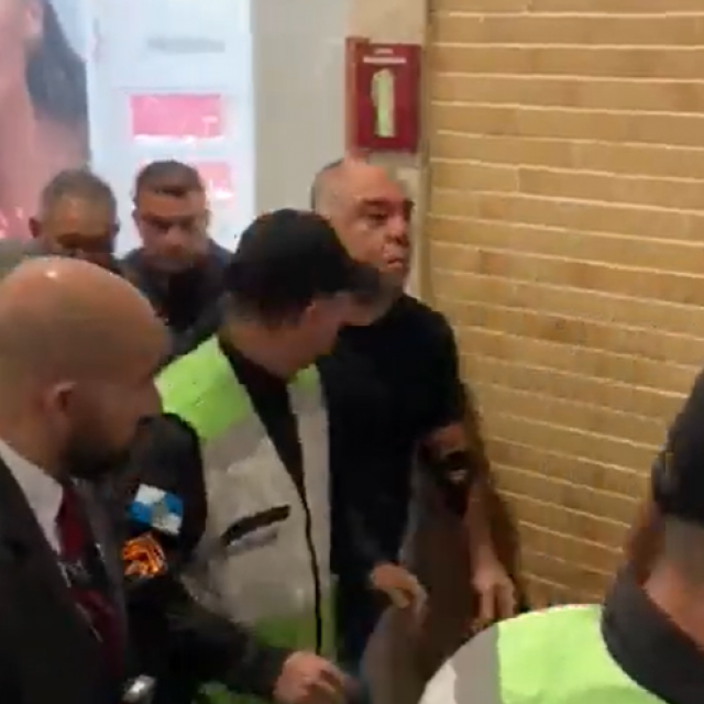 Marcos Braz u pratnji snaga reda