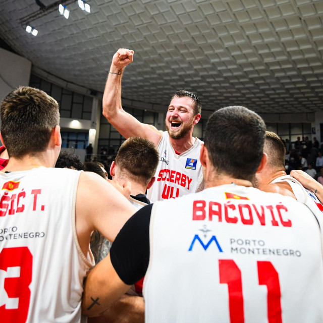 Slavlje Borne Kapuste sa suigračima