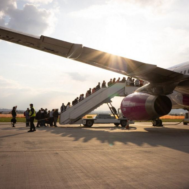 Ukrcavanje u avion, ilustracija