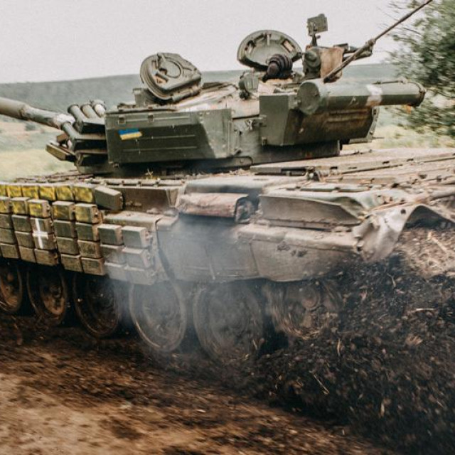 Tenk T-72 ukrajinskih snaga negdje u Donbasu