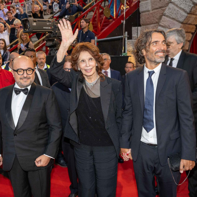 Sophia Loren sa sinom Carlom Pontijem Jr. na proslavi u Areni u Veroni u srpnju ove godine