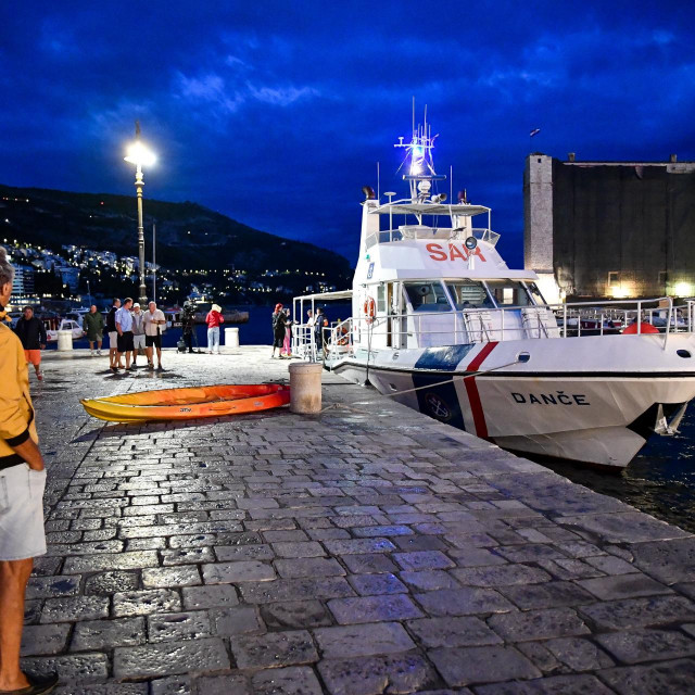 Potraga za nestalim kajakašima trajala je od popodnevnih sati, a bit će nastavljena rano ujutro