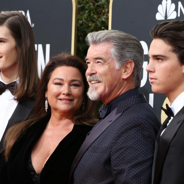 Dylan Brosnan, Keely Shaye Smith, Pierce Brosnan i Paris Brosnan