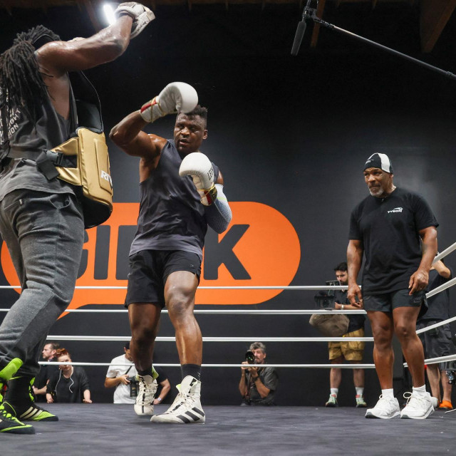 Francis Ngannou, Dewey Cooper i Mike Tyson 