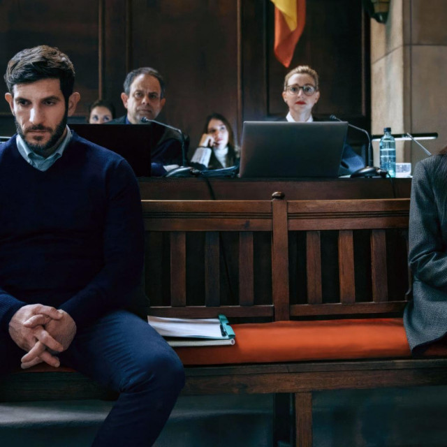 Quim Gutierrez and Ursula Corbero, El cuerpo en llamas, 2023., Jorge Torregrossa i Laura Mana