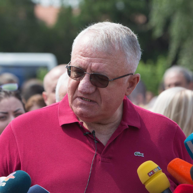 Vojislav Šešelj