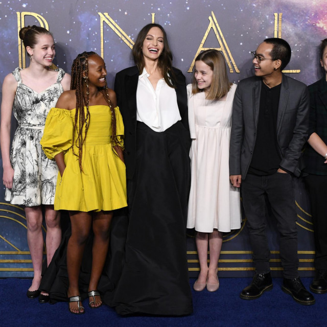 Shiloh Jolie-Pitt, Zahara Jolie-Pitt, Angelina Jolie, Vivienne Jolie-Pitt, Maddox Jolie-Pitt i Knox Jolie-Pitt