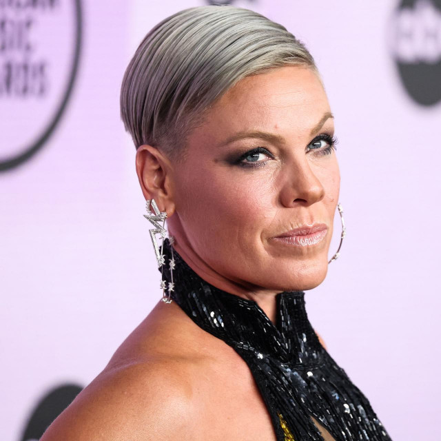 Pjevačica u problemu s osebujnim fanovima