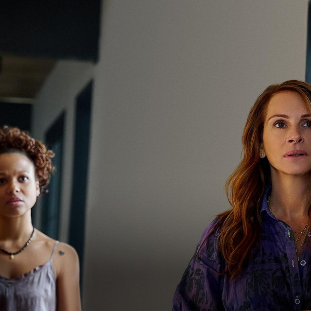 Scena iz filma Ostavi svijet za sobom