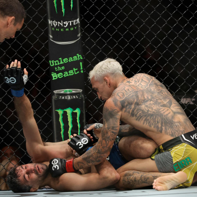 Charles Oliveira vs. Beneil Dariush