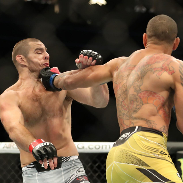 Alex Pereira vs. Sean Strickland