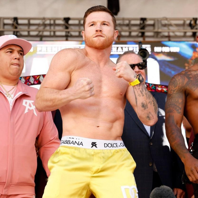Canelo Alvarez (lijevo) i Jermell Charlo (desno)