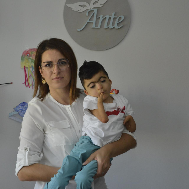 Marica Mikulić i sin Ante