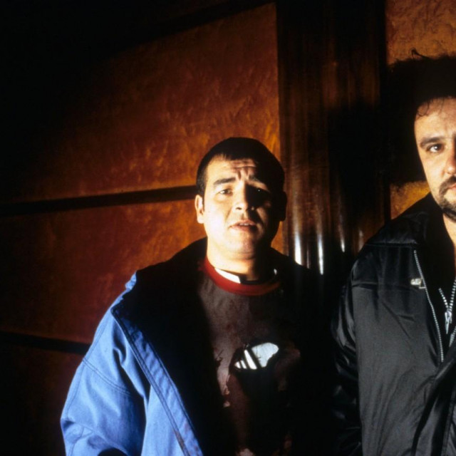 Jake Abraham (lijevo) u fimu ‘Lopovi, ubojice i dvije nabijene puške‘