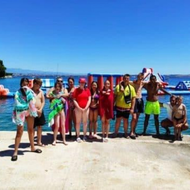 Djeca iz dječjeg doma Vrbina u Sutomišćici