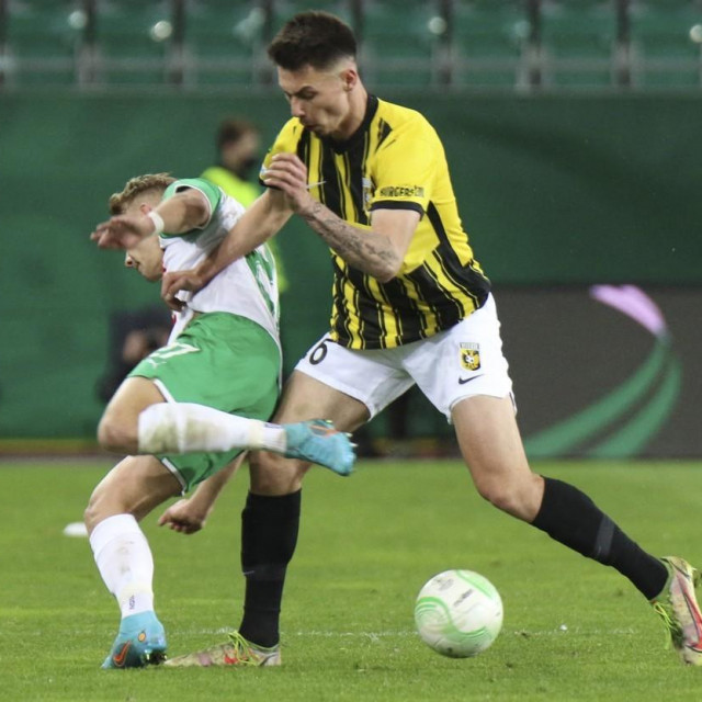 Dominik Oroz (desno)