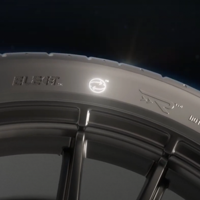 Pirelli P Zero E
