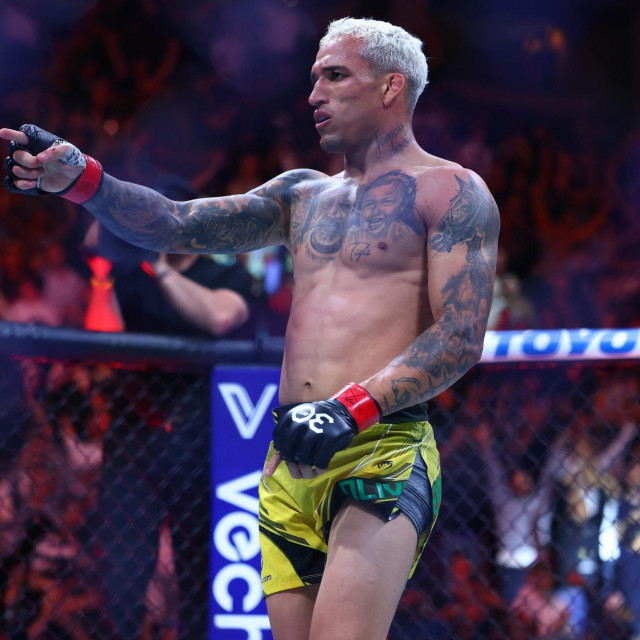  Charles Oliveira 