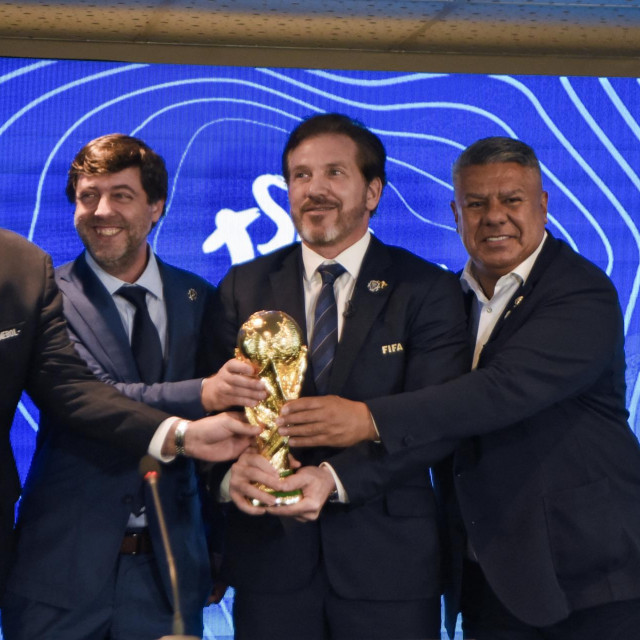 Predsjednik Paragvajskog saveza Robert Harrison, predsjednik Urugvajskog saveza Ignacio Alonso, predsjednik konferderacije Conmebol Alejandro Dominguez i predsjednik Argentinskog saveza Claudio Tapia
