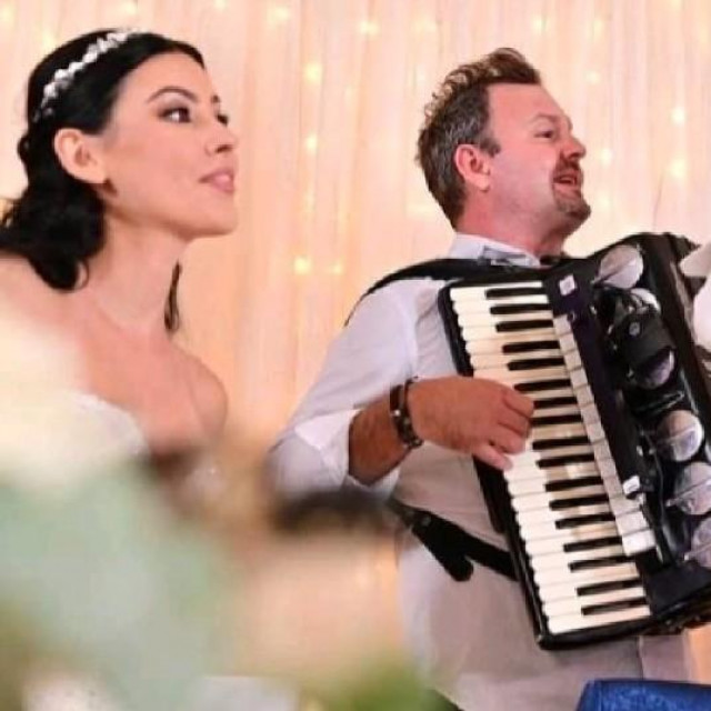 Miro Boem objavio fotografiju s vjenčanja Antonele i Marka Baković