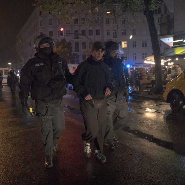 Privođenje pristaše Hamasa u Berlinu