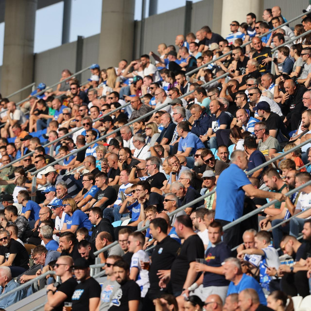 Navijači na Opus Areni